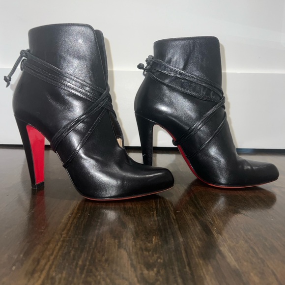 Christian Louboutin S.I.T Rain Ankle Boots 100 Black Leather size 38 - Picture 11 of 11